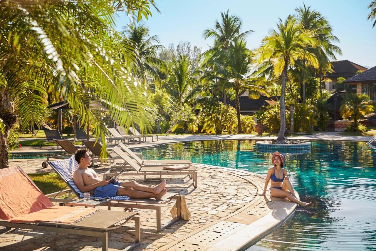 Robinson Khao Lak Hotell Exteriör bild